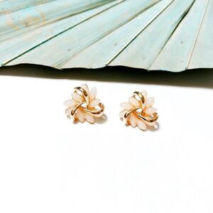 Flower twist stud earrings #163